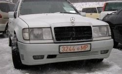 Передний бампер Classic на Mercedes-Benz E-Class W124 седан дорестайлинг (1984-1993)