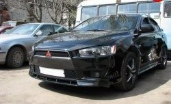 899 р. Вставка переднего бампера (зубатка) Evo  Mitsubishi Lancer  10 (2007-2017) седан дорестайлинг, хэтчбэк дорестайлинг, седан рестайлинг, хэтчбек 5 дв рестайлинг (Неокрашенная)  с доставкой в г. Таганрог. Увеличить фотографию 2