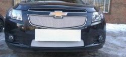 Нижняя сетка на бампер Russtal (хром) Chevrolet (Шевролет) Cruze (Круз) ( J300,  J305) (2009-2015) J300, J305 седан дорестайлинг, хэтчбек дорестайлинг, седан рестайлинг, хэтчбек рестайлинг