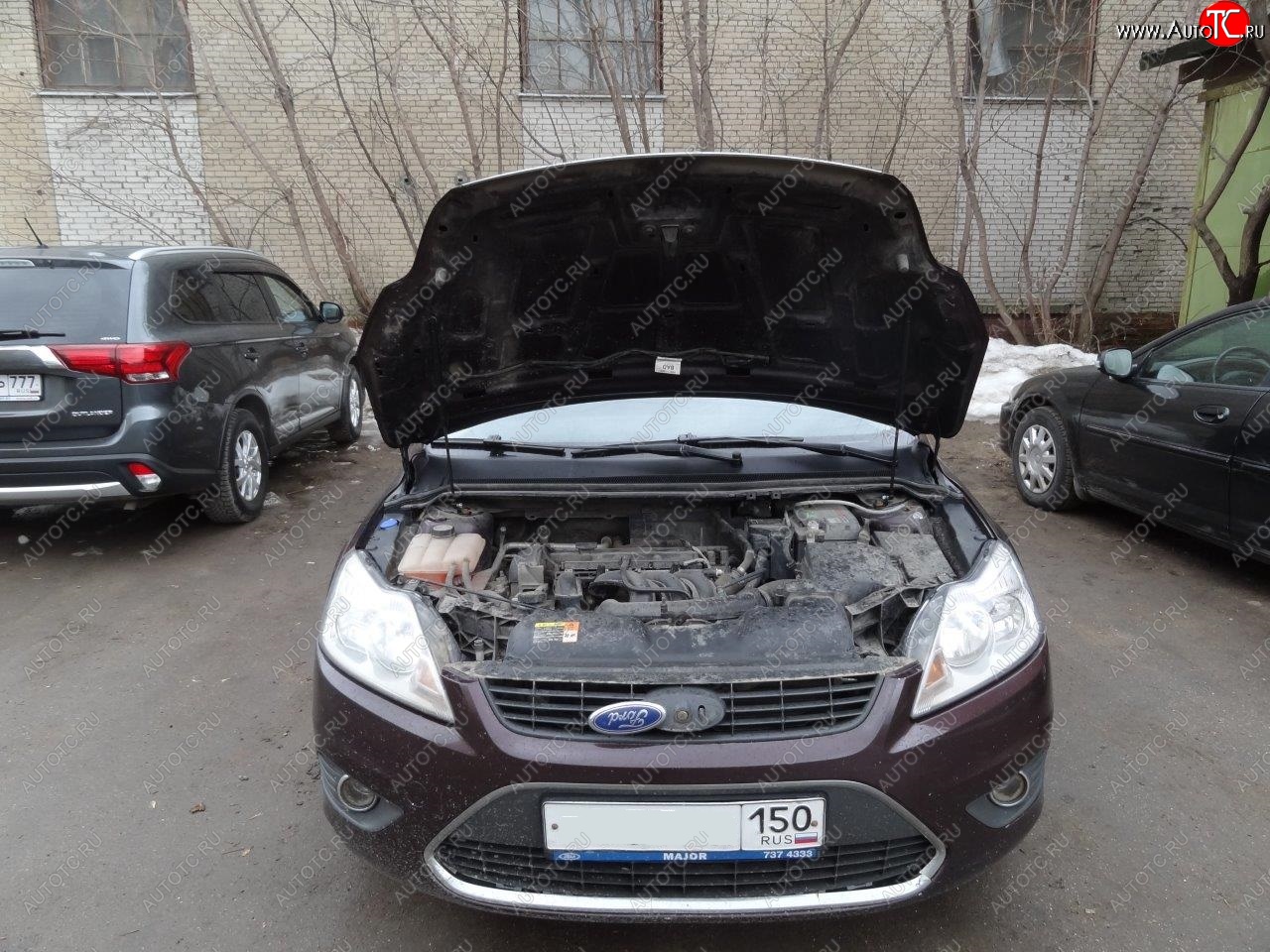 2 049 р. Упоры капота Russtal  Ford Focus  2 (2004-2011)  седан дорестайлинг, универсал дорестайлинг, хэтчбэк 3 дв. дорестайлинг, хэтчбэк 5 дв. дорестайлинг, седан рестайлинг, универсал рестайлинг, хэтчбэк 3 дв. рестайлинг, хэтчбэк 5 дв. рестайлинг  с доставкой в г. Таганрог