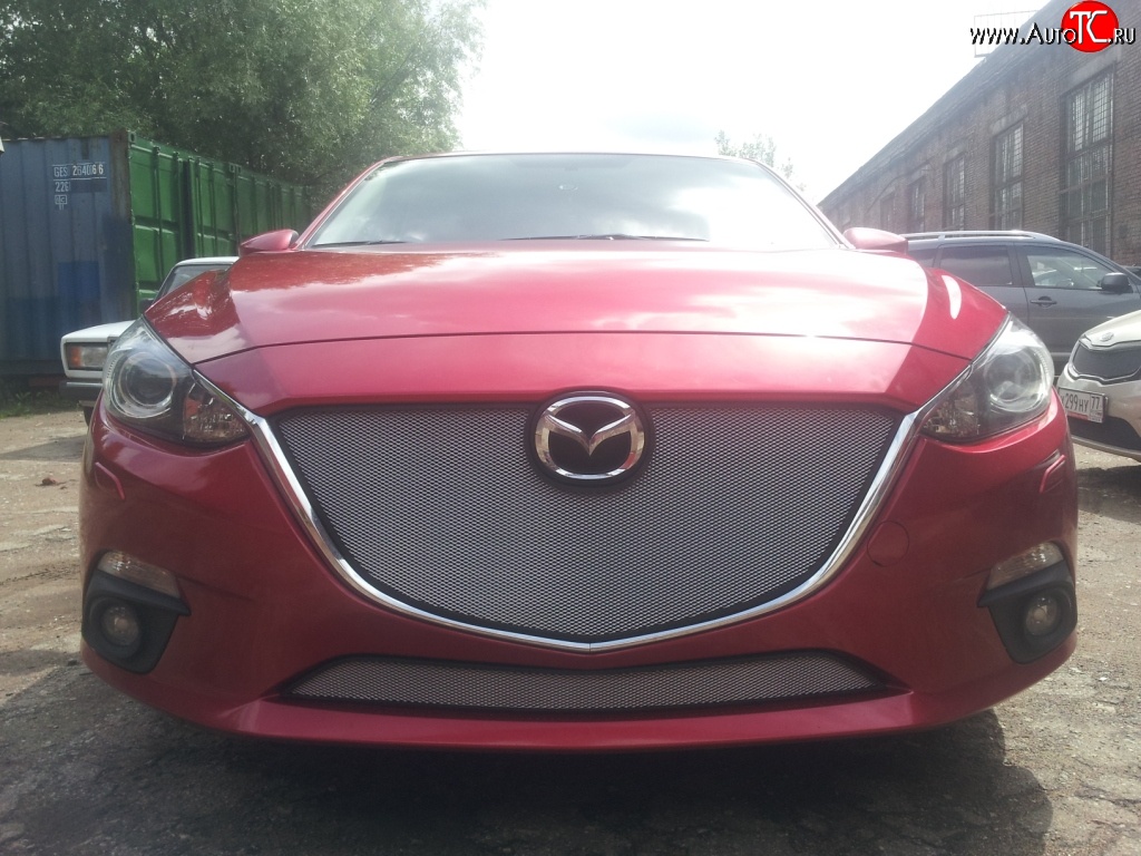 1 779 р. Сетка в решетку радиатора Russtal  Mazda 3/Axela  BM (2013-2016) дорестайлинг седан, дорестайлинг, хэтчбэк (хром)  с доставкой в г. Таганрог