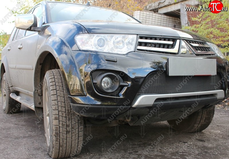 1 469 р. Защитная сетка на бампер (рестайлинг) Russtal (черная) Mitsubishi L200 5 KK,KL дорестайлинг (2015-2019)  с доставкой в г. Таганрог