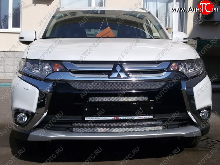 3 479 р. Защитная решётка в воздуховод автомобиля Russtal (хром) Mitsubishi Outlander GF 2-ой рестайлинг (2015-2018)  с доставкой в г. Таганрог