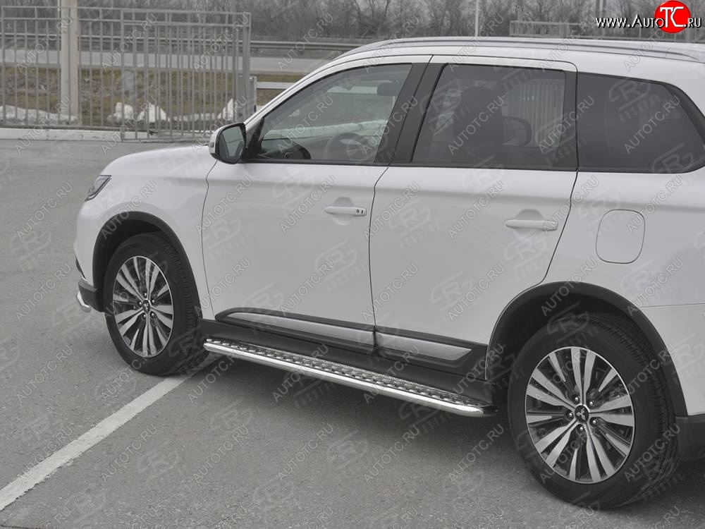 26 999 р. Порожки для ног SLITKOFF (Ø42 мм)  Mitsubishi Outlander  GF (2018-2022) 3-ий рестайлинг (Лист алюминиевый, труба - нержавейка)  с доставкой в г. Таганрог