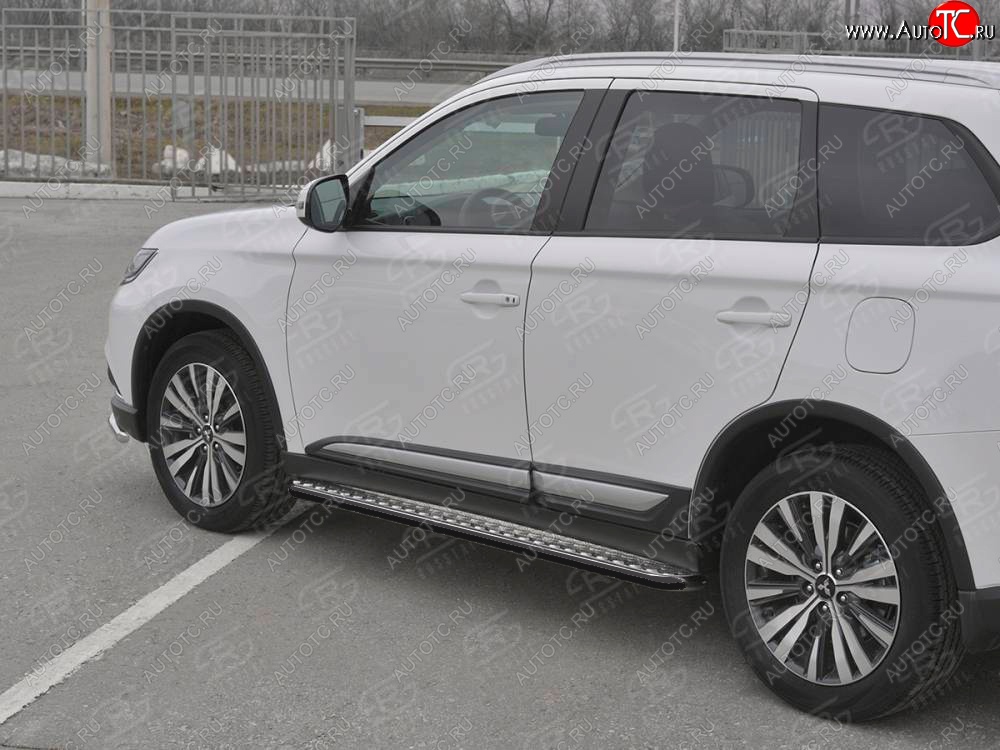 22 999 р. Порожки для ног SLITKOFF (Ø42 мм)  Mitsubishi Outlander  GF (2018-2022) 3-ий рестайлинг (Лист алюминиевый, труба - сталь окрашенная в черный цвет)  с доставкой в г. Таганрог