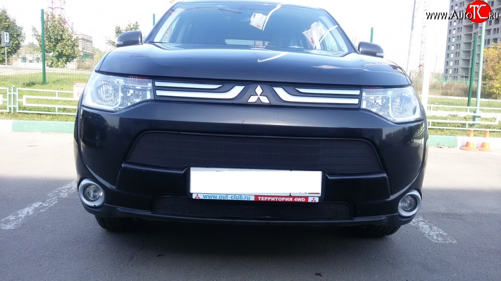 3 999 р. Сетка на бампер (рестайлинг) Russtal (черная) Mitsubishi Outlander GF дорестайлинг (2012-2014)  с доставкой в г. Таганрог