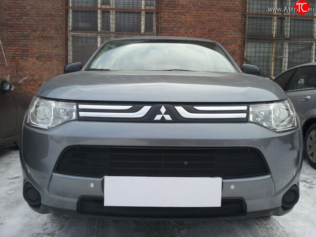 4 299 р. Сетка на бампер Russtal (черная) Mitsubishi Outlander GF дорестайлинг (2012-2014)  с доставкой в г. Таганрог