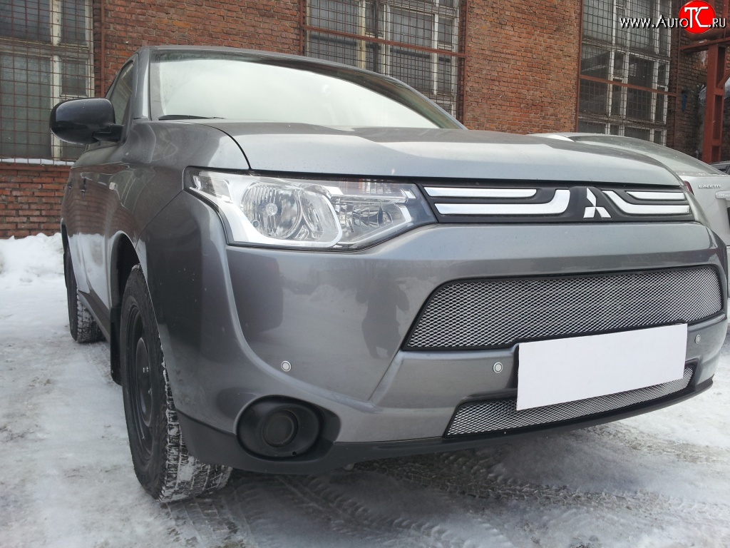 2 599 р. Сетка на бампер (рестайлинг) Russtal (хром) Mitsubishi Outlander GF дорестайлинг (2012-2014)  с доставкой в г. Таганрог