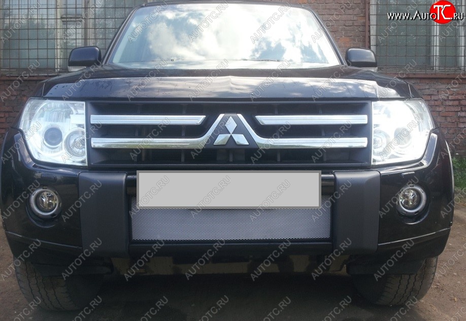 1 539 р. Защитная решётка в воздуховод автомобиля Russtal (хром) Mitsubishi Pajero 4 V90 дорестайлинг (2006-2011)  с доставкой в г. Таганрог