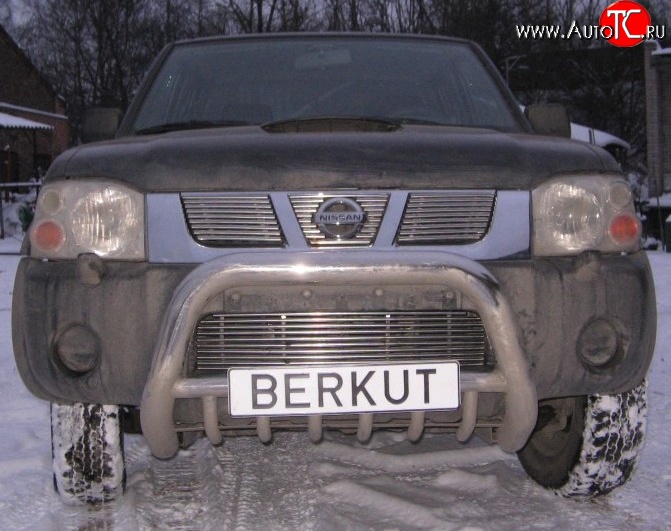 5 599 р. Декоративная вставка решетки радиатора Berkut Nissan NP300 (2008-2013)  с доставкой в г. Таганрог