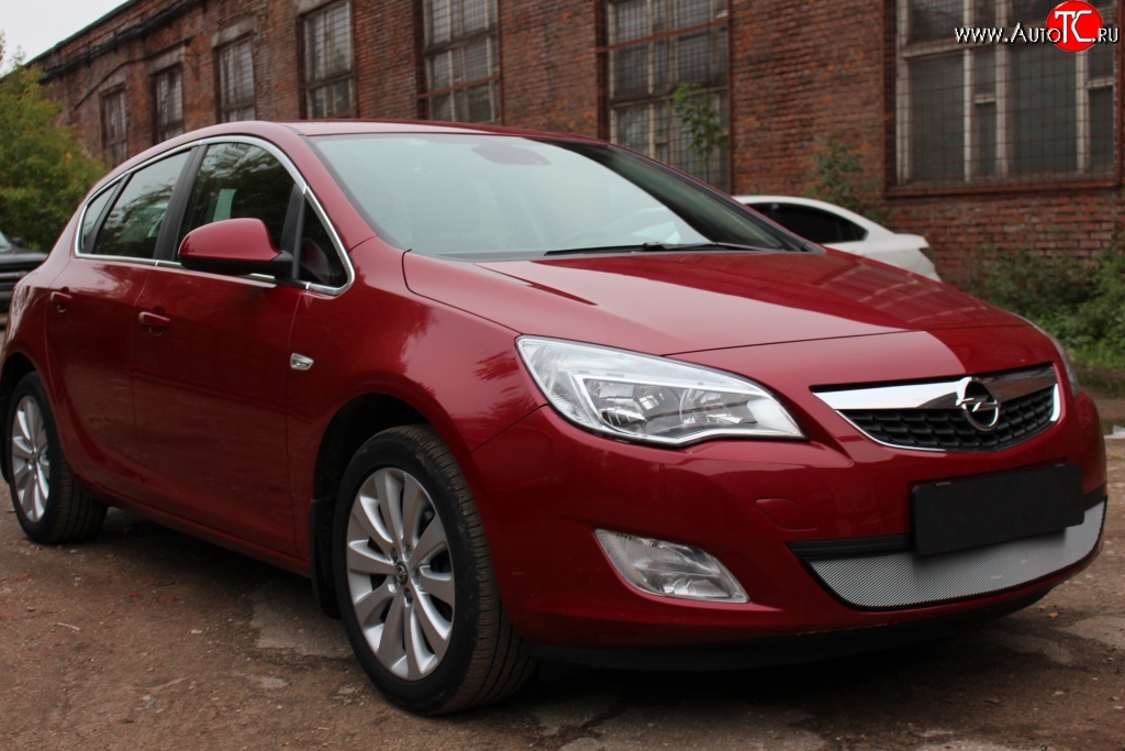 1 539 р. Сетка на бампер Russtal (хром) Opel Astra J хэтчбек 5 дв. дорестайлинг (2009-2012)  с доставкой в г. Таганрог