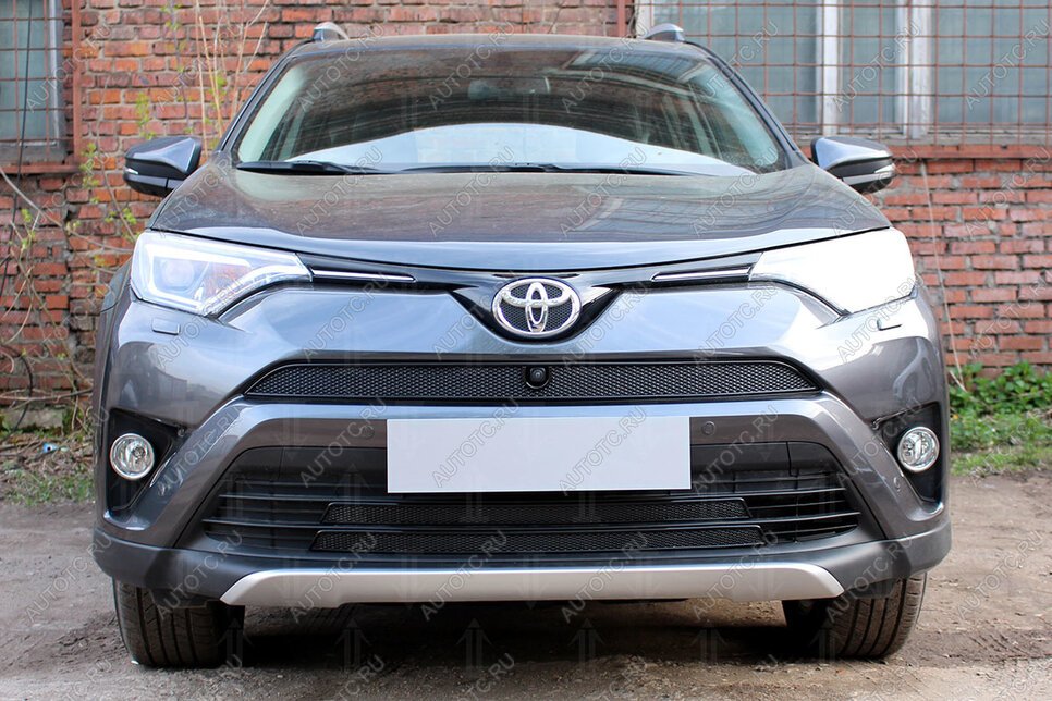 4 799 р. Защита радиатора (верх) (с камерой) Стрелка11 PREMIUM  Toyota RAV4  XA40 (2015-2019) 5 дв. рестайлинг (черная)  с доставкой в г. Таганрог