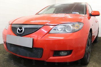 2 969 р. Защитная сетка в бампер (низ, ячейка 3х7 мм) Alfeco Стандарт  Mazda 3/Axela  BK (2006-2009) рестайлинг седан (Чёрная)  с доставкой в г. Таганрог. Увеличить фотографию 3