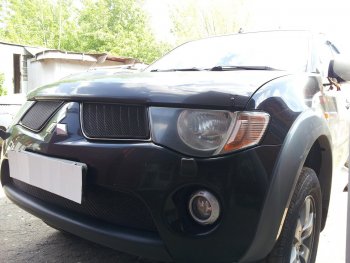 3 099 р. Защитная сетка в бампер (низ, ячейка 3х7 мм) Alfeco Стандарт Mitsubishi L200 4  дорестайлинг (2006-2014) (Чёрная)  с доставкой в г. Таганрог. Увеличить фотографию 2