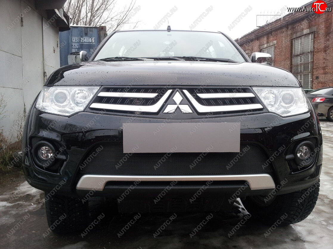 4 099 р. Защитная сетка в бампер (низ, ячейка 3х7 мм) Alfeco Стандарт Mitsubishi L200 4  рестайлинг (2013-2016) (Чёрная)  с доставкой в г. Таганрог