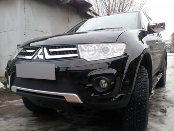 4 099 р. Защитная сетка в бампер (низ, ячейка 3х7 мм) Alfeco Стандарт Mitsubishi L200 4  рестайлинг (2013-2016) (Чёрная)  с доставкой в г. Таганрог. Увеличить фотографию 3