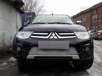 3 589 р. Защитная сетка в бампер (низ, ячейка 3х7 мм) Alfeco Стандарт  Mitsubishi L200  4 - Pajero Sport  PB (Хром)  с доставкой в г. Таганрог. Увеличить фотографию 2