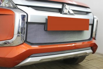 2 689 р. Защитная сетка в бампер (низ, ячейка 3х7 мм) Alfeco Стандарт  Mitsubishi L200  5 KK,KL (2018-2022) рестайлинг (Хром)  с доставкой в г. Таганрог. Увеличить фотографию 2