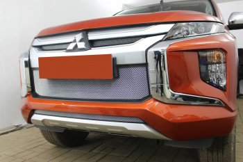 2 689 р. Защитная сетка в бампер (низ, ячейка 3х7 мм) Alfeco Стандарт  Mitsubishi L200  5 KK,KL (2018-2022) рестайлинг (Хром)  с доставкой в г. Таганрог. Увеличить фотографию 4