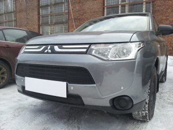 6 199 р. Защитная сетка в бампер (2 части, ячейка 3х7 мм) Alfeco Стандарт  Mitsubishi Outlander  GF (2012-2014) дорестайлинг (Чёрная)  с доставкой в г. Таганрог. Увеличить фотографию 2