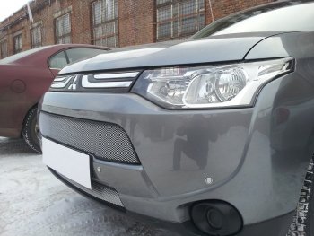 6 499 р. Защитная сетка в бампер (2 части, ячейка 3х7 мм) Alfeco Стандарт  Mitsubishi Outlander  GF (2012-2014) дорестайлинг (Хром)  с доставкой в г. Таганрог. Увеличить фотографию 2