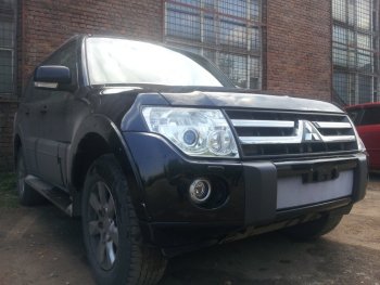 3 279 р. Защитная сетка в бампер (низ, ячейка 3х7 мм) Стрелка11 Стандарт Mitsubishi Pajero 4 V90 дорестайлинг (2006-2011) (Хром)  с доставкой в г. Таганрог. Увеличить фотографию 3