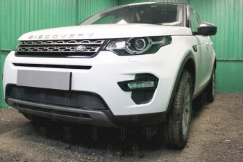 4 499 р. Защитная сетка в бампер (низ, ячейка 4х10 мм) Alfeco Премиум Land Rover Discovery Sport L550 дорестайлинг (2014-2019) (Чёрная)  с доставкой в г. Таганрог. Увеличить фотографию 2