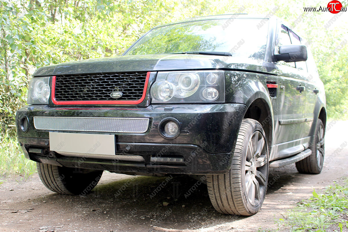 4 599 р. Защитная сетка в бампер (низ, ячейка 4х10 мм) Alfeco Премиум Land Rover Range Rover Sport 1 L320 дорестайлинг (2005-2009) (Хром)  с доставкой в г. Таганрог