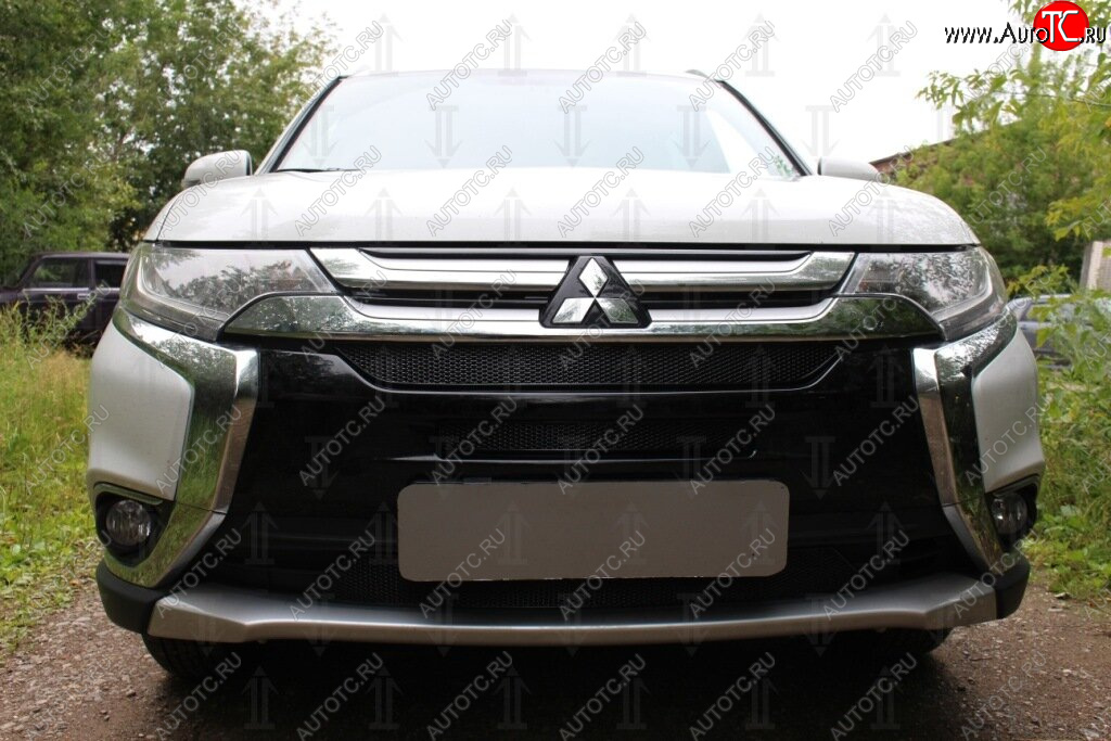 10 399 р. Защитная сетка в бампер (3 части, ячейка 4х10 мм) Alfeco Премиум Mitsubishi Outlander GF 2-ой рестайлинг (2015-2018) (Чёрная)  с доставкой в г. Таганрог