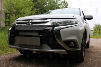 8 999 р. Защитная сетка в бампер (3 части, ячейка 4х10 мм) Alfeco Премиум Mitsubishi Outlander GF 2-ой рестайлинг (2015-2018) (Хром)  с доставкой в г. Таганрог. Увеличить фотографию 3