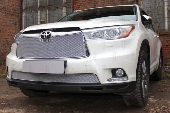 4 199 р. Защитная сетка в бампер (низ, ячейка 4х10 мм) Стрелка11 Премиум Toyota Highlander XU50 дорестайлинг (2013-2017) (Хром)  с доставкой в г. Таганрог. Увеличить фотографию 3