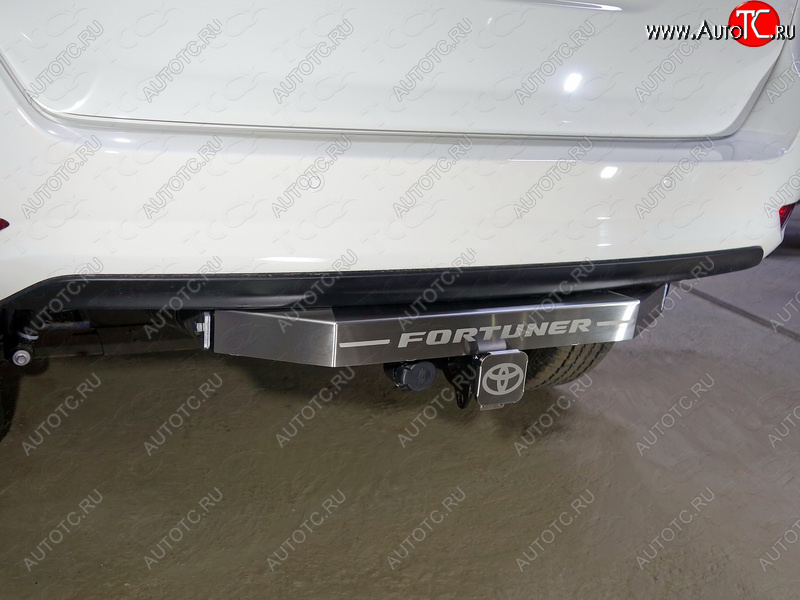 17 399 р.  Фаркоп (тягово-сцепное устройство) TCC Тюнинг  Toyota Fortuner  AN160 (2015-2020) дорестайлинг (крюк Е, надпись Fortuner)  с доставкой в г. Таганрог