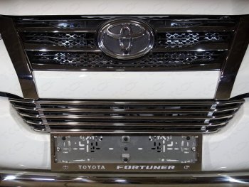 6 099 р. Нижняя декоративная вставка в бампер ТСС Тюнинг  Toyota Fortuner  AN160 (2015-2020) дорестайлинг (d 12 мм)  с доставкой в г. Таганрог. Увеличить фотографию 1