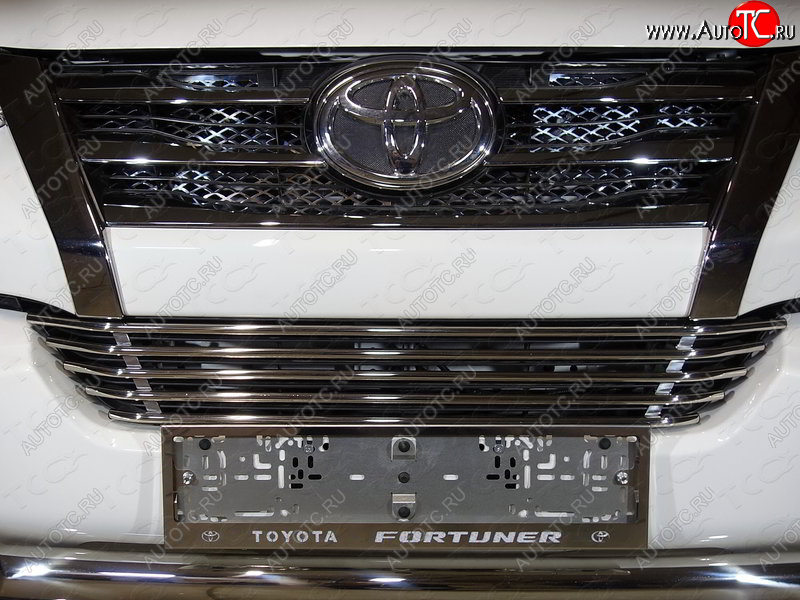 6 099 р. Нижняя декоративная вставка в бампер ТСС Тюнинг  Toyota Fortuner  AN160 (2015-2020) дорестайлинг (d 12 мм)  с доставкой в г. Таганрог