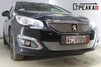 3 069 р. Защита радиатора (верх) Стрелка11 Стандарт  Peugeot 408 (2015-2022) рестайлинг (черная)  с доставкой в г. Таганрог. Увеличить фотографию 1