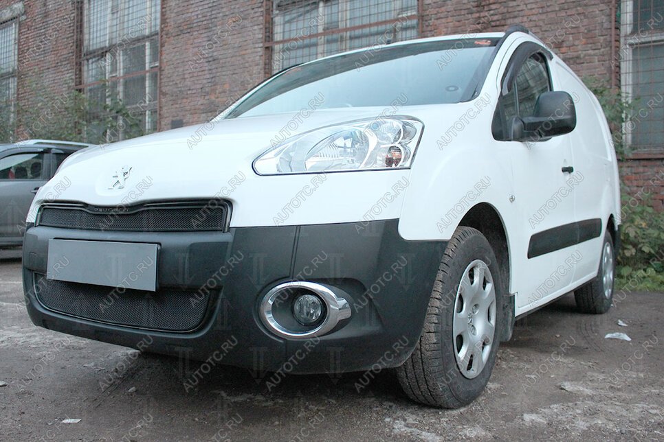 5 599 р. Защита радиатора (2 части) Стрелка11 Стандарт  Peugeot Partner  B9 (2012-2015) 1-ый рестайлинг (черная)  с доставкой в г. Таганрог