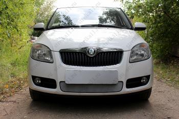 2 899 р. Защита радиатора Стрелка11 Стандарт  Skoda Fabia  Mk2 (2007-2010) универсал дорестайлинг, хэтчбэк дорестайлинг (хром)  с доставкой в г. Таганрог. Увеличить фотографию 1