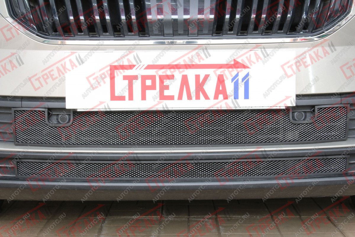 5 199 р. Защита радиатора (низ 2 части) Стрелка11 Стандарт  Skoda Karoq  NU7 (2020-2024) рестайлинг (черная)  с доставкой в г. Таганрог