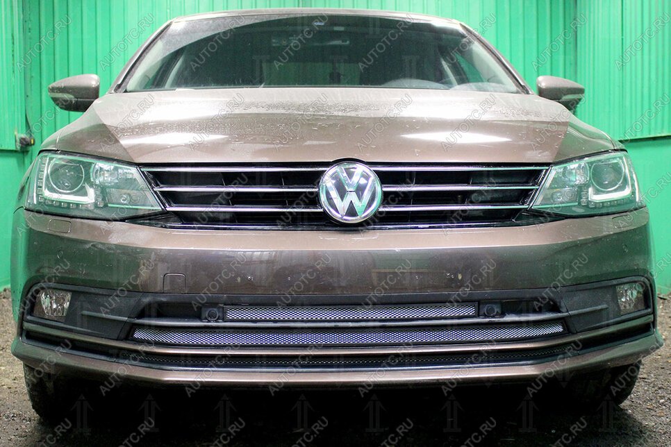 4 949 р. Защита радиатора (3 части с парктроником) Стрелка11 Стандарт  Volkswagen Jetta  A6 (2015-2018) седан рестайлинг (хром)  с доставкой в г. Таганрог