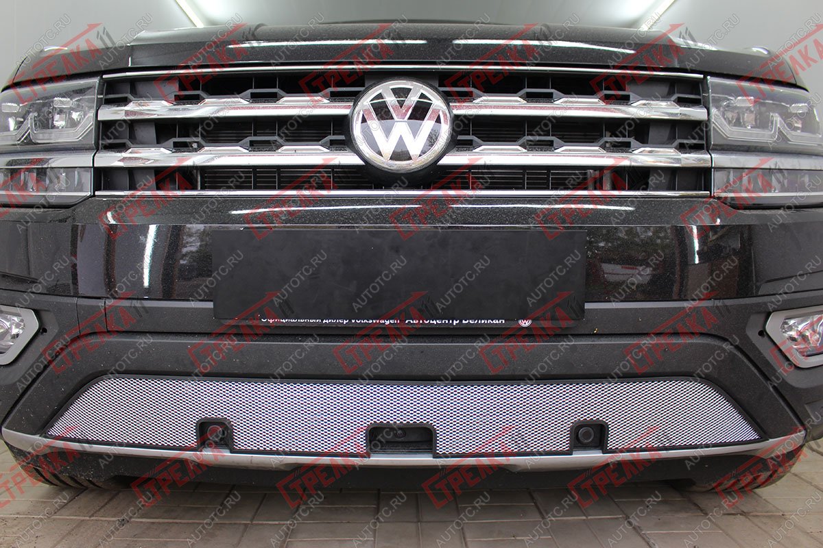 4 289 р.  Защита радиатора (низ с камерой и парктроником)  Volkswagen Teramont  CA1 (2016-2020) дорестайлинг (хром)  с доставкой в г. Таганрог