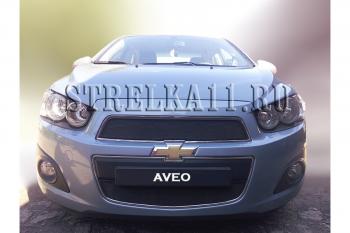 Зимняя заглушка решетки радиатора (верх) Стрелка11 Chevrolet Aveo T300 седан (2011-2015)  (черная)