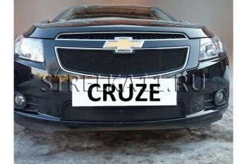 969 р. Зимняя заглушка решетки радиатора (верх) Стрелка11  Chevrolet Cruze ( J300,  J305) (2009-2012) седан дорестайлинг, хэтчбек дорестайлинг (черная)  с доставкой в г. Таганрог. Увеличить фотографию 1