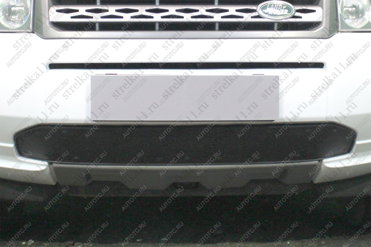 799 р. Зимняя заглушка решетки радиатора Стрелка11  Land Rover Freelander  L359 (2010-2012) 1-ый рестайлинг (черная)  с доставкой в г. Таганрог