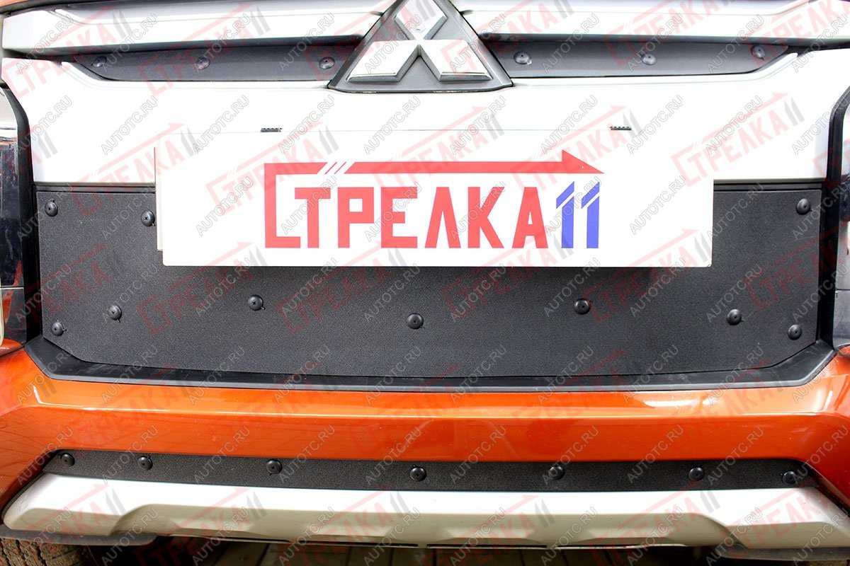 799 р. Зимняя заглушка решетки радиатора (верх) Стрелка11  Mitsubishi L200  5 KK,KL (2018-2022) рестайлинг (черная)  с доставкой в г. Таганрог