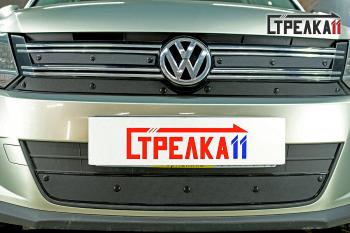 Зимняя заглушка решетки радиатора (верх 4 части) Стрелка11 Volkswagen Tiguan NF рестайлинг (2011-2017)  (черная)