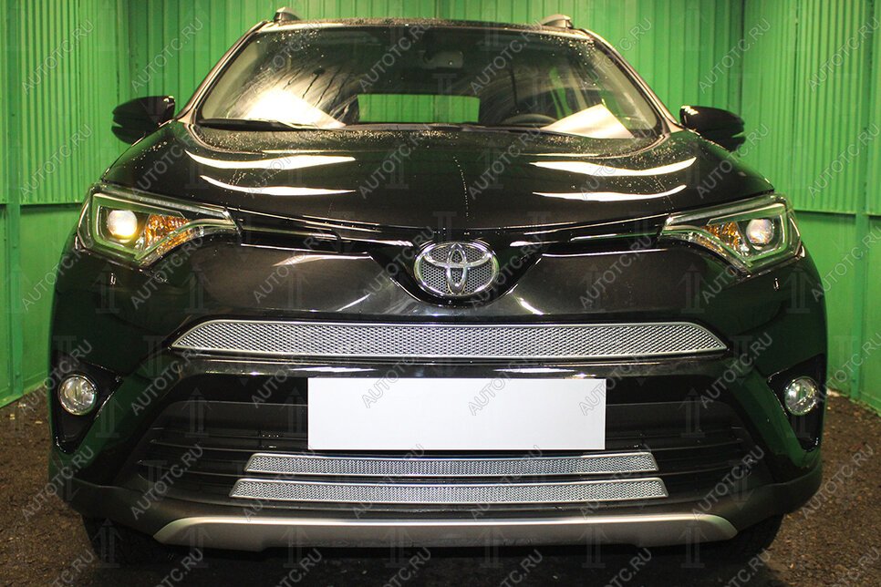 4 199 р. Защита радиатора (верх) Стрелка11 PREMIUM  Toyota RAV4  XA40 (2015-2019) 5 дв. рестайлинг (хром)  с доставкой в г. Таганрог