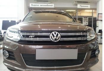 9 649 р. Защита радиатора (низ с парктроником) Стрелка11 Премиум  Volkswagen Tiguan  Mk2 (2016-2020) дорестайлинг (хром)  с доставкой в г. Таганрог. Увеличить фотографию 1