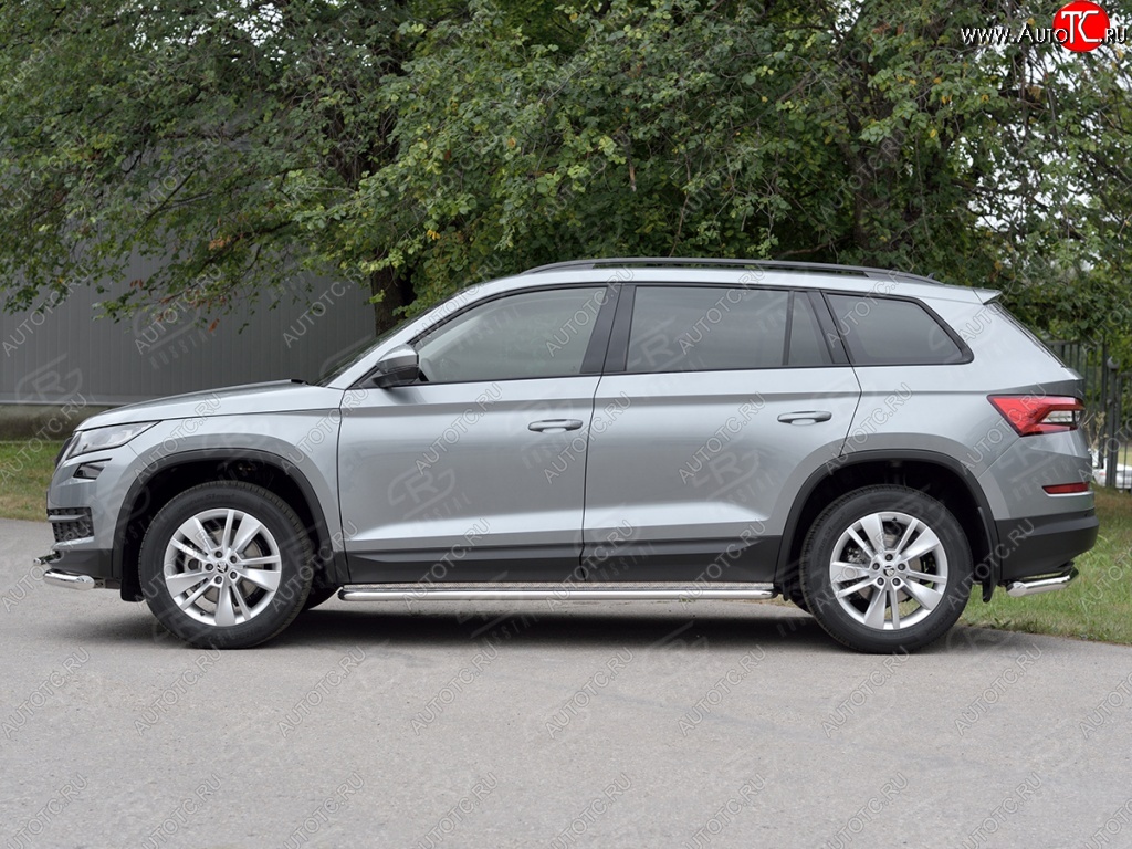 25 849 р. Порожки для ног (труба Ø42) SLITKOFF  Skoda Kodiaq  NU7 (2017-2021) дорестайлинг (Вариант 2 (лист алюм, проф.сталь))  с доставкой в г. Таганрог