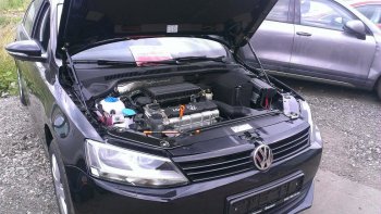 2 249 р. Упоры капота Russtal  Volkswagen Jetta ( A6,  A7) (2011-2022) седан дорестайлинг, седан рестайлинг, седан дорестайлинг  с доставкой в г. Таганрог. Увеличить фотографию 1