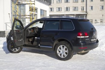 2 869 р. Накладки на внутренние пороги дверей RA  Volkswagen Touareg  GP (2006-2010) рестайлинг  с доставкой в г. Таганрог. Увеличить фотографию 2